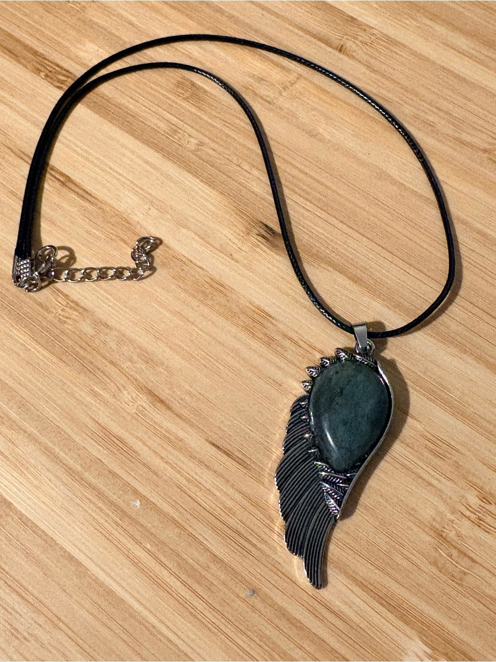 Stunning Natural Labradorite Angel Wing Pendant Necklace Feather Iridescent - Picture 5 of 5